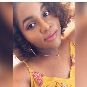 Meet your Posher, Raisa